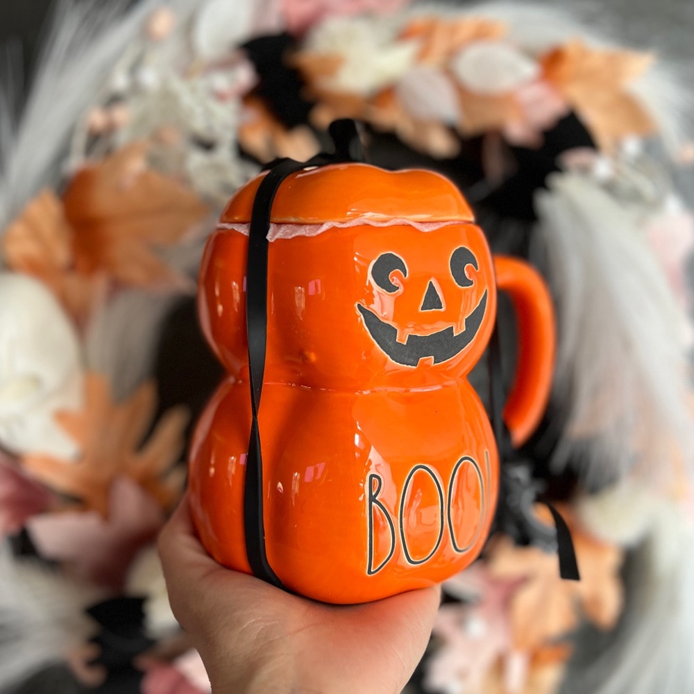 ✨NEW🎃RARE Rae Dunn 2024 Orange Pumpkin Boo Mug🖤 - Picture 3 of 9